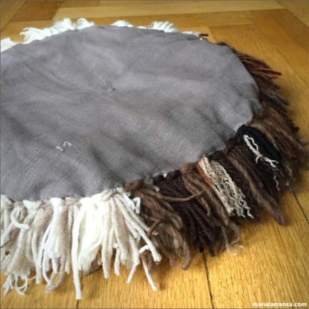 berlin-madrid-telaviv-cushion-kissen-kaufen-chair-cojin-stitch-embroidery-bordado-teppich-tapestry-wool-lana-wolle-clases-textil-weben-webrahmen-creative-crafts-handmade